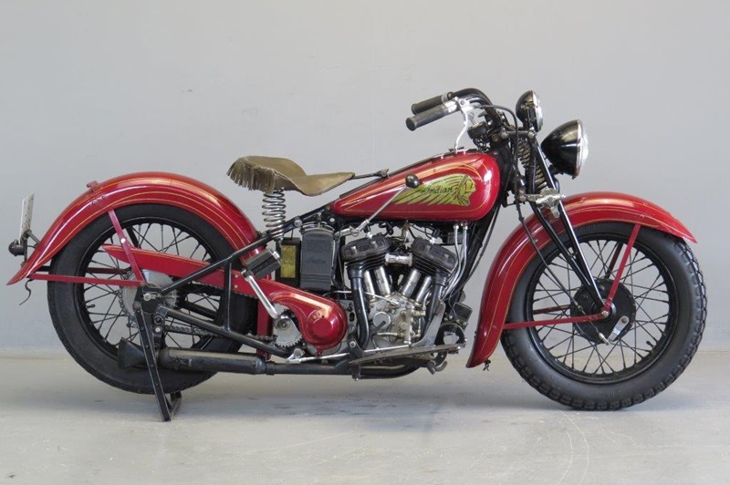 Старинный мотоцикл Indian Sport Scout 1935