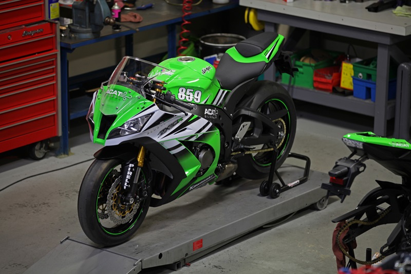 Кэти Батлер попытается установить рекорд скорости на мотоцикле Kawasaki ZX-10R