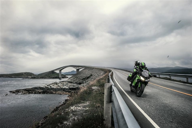 Мотоцикл Kawasaki Z1000SX 2015