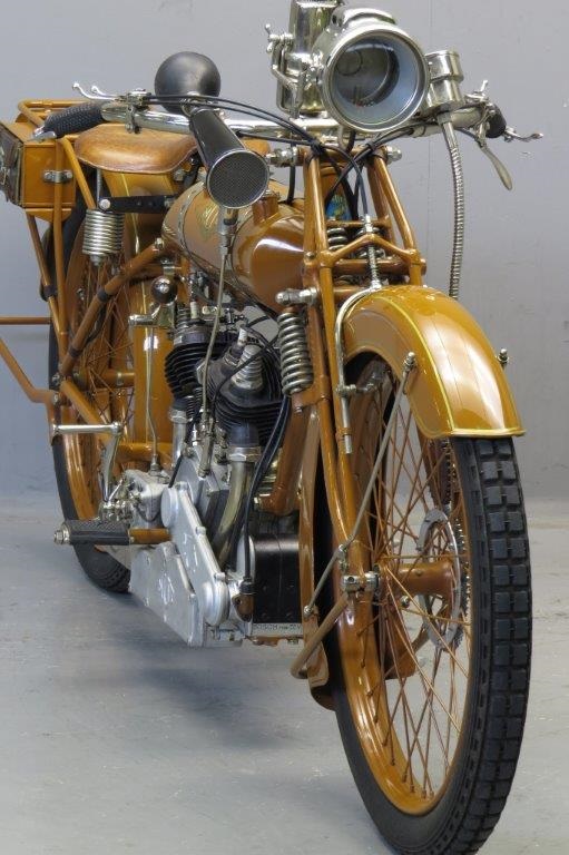 Старинный мотоцикл NUT Model M 1921