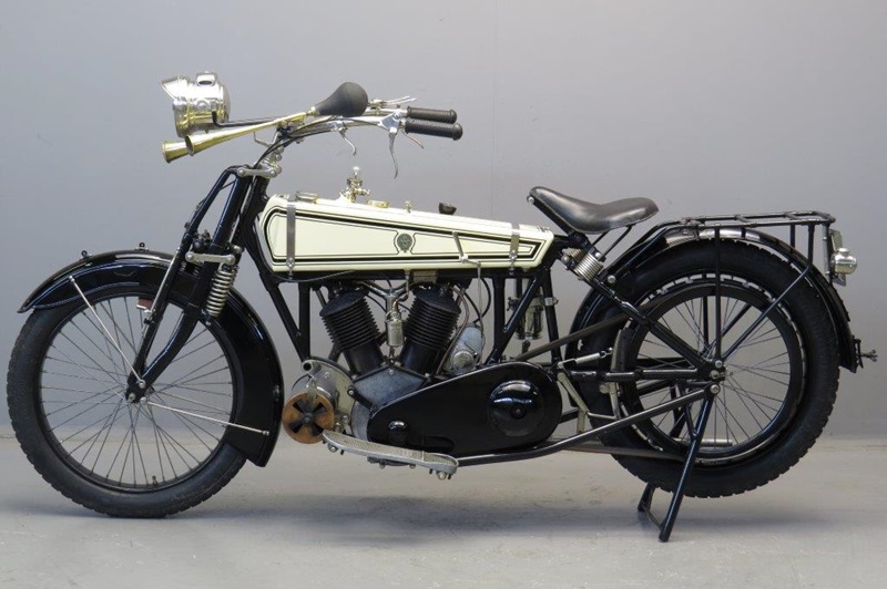 Старинный мотоцикл Simplex P.V. 1921