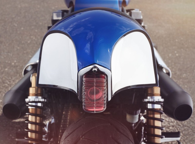Кастом Yamaha XJR1300 Rhapsody in Blue