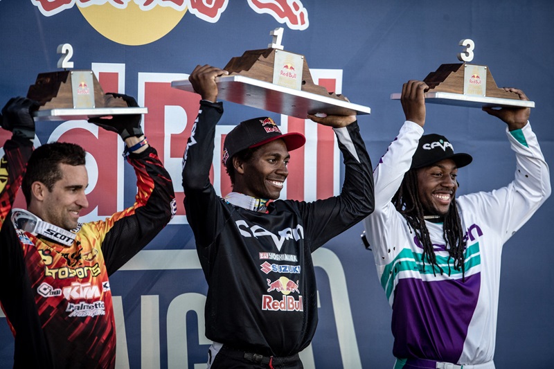 Джеймс Стюарт выиграл дебютное соревнование Red Bull Straight Rhythm в Калифорнии
