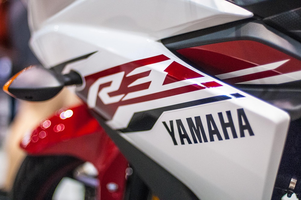 Новый мотоцикл Yamaha YZF-R3 2015 (живые фото)