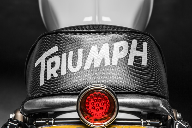 Скрэмблер Gap Tooth на базе Triumph Scrambler