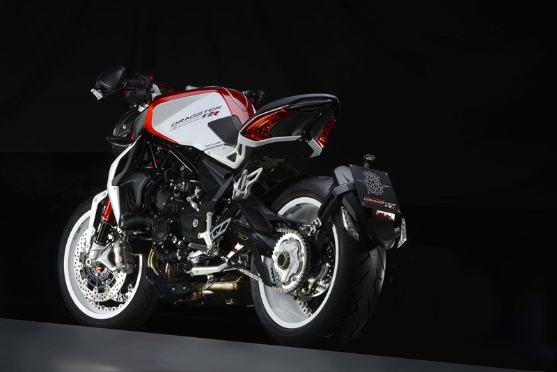 Новый мотоцикл MV Agusta Dragster 800RR 2015