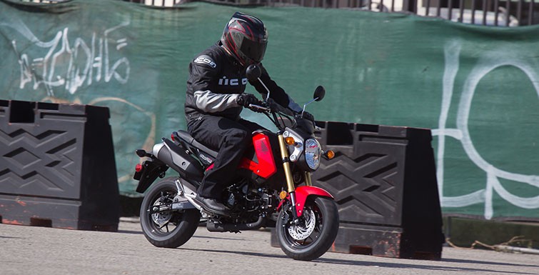Компания Honda отзывает минибайки Honda Grom 2014 и скутеры Honda Forza 2014