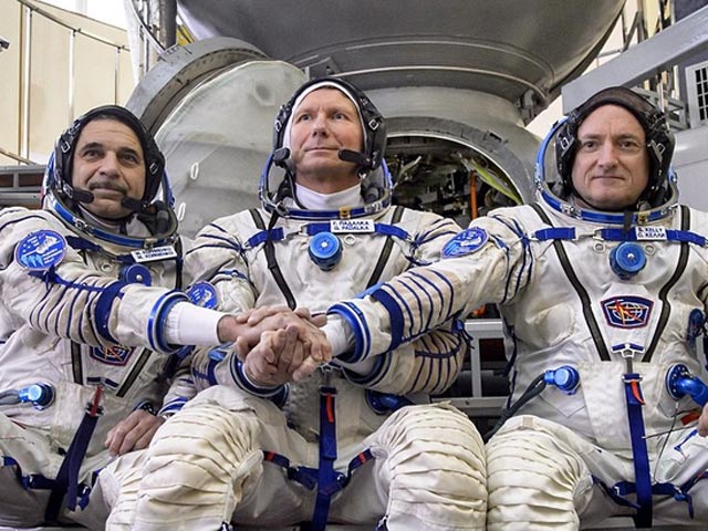 Стартовавший с Байконура корабль с двумя космонавтами и одним астронавтом успешно пристыковался к МКС