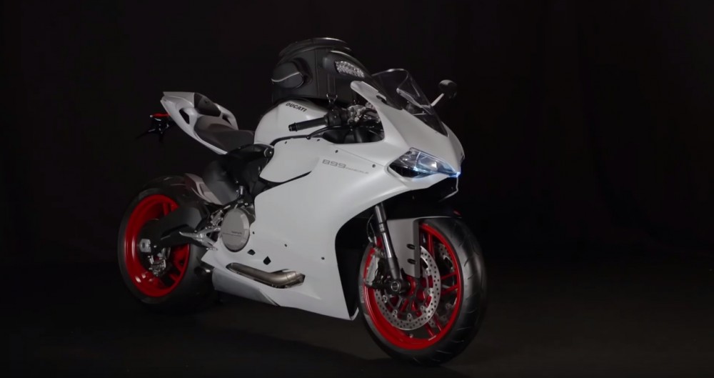 Ducati 899 Panigale - новые спортивный и туристический комплекты (видео)