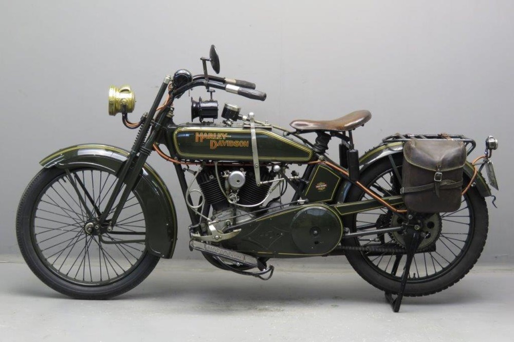 Старинный мотоцикл Harley Davidson 24JE 1924